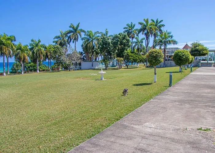 Malibu Ocean View Apartment Montego Bay